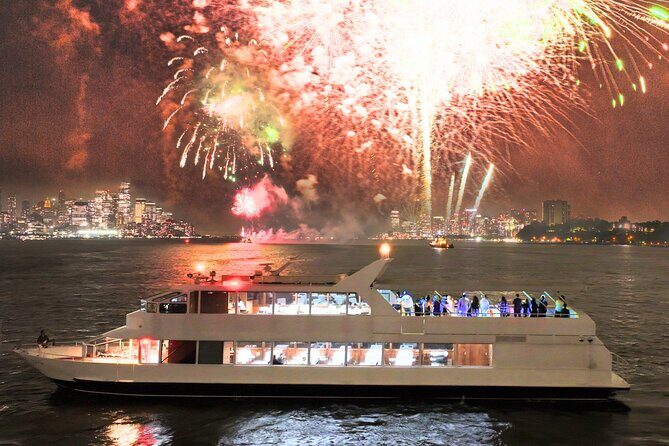 NYC July 4th Fireworks Cruise with Dinner, Open Bar and Music - Price and Value: Is It Worth It?