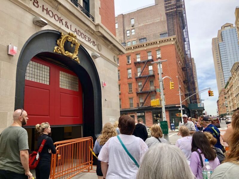 NYC: Manhattan TV and Movie Bus Tour with Actor Guide - Authenticity and Entertainment: What Makes This Tour Stand Out