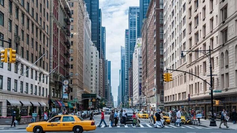 NYC: Midtown and 5th Avenue Sunrise Walking Tour - Key Points: