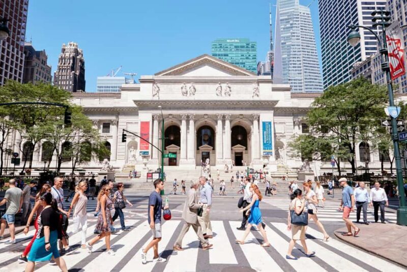 NYC: Midtown Stroll Guided Walking Tour English-Spanish - Final Thoughts: Who Will Love This Experience?