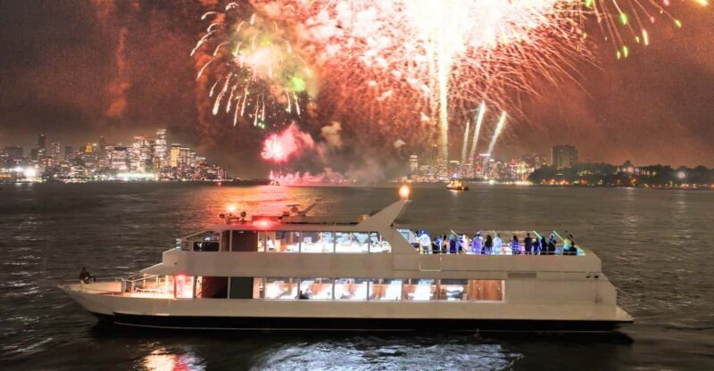 NYC: New Year's Eve Dinner Cruise with Music and Open Bar - Why This Experience Offers Good Value