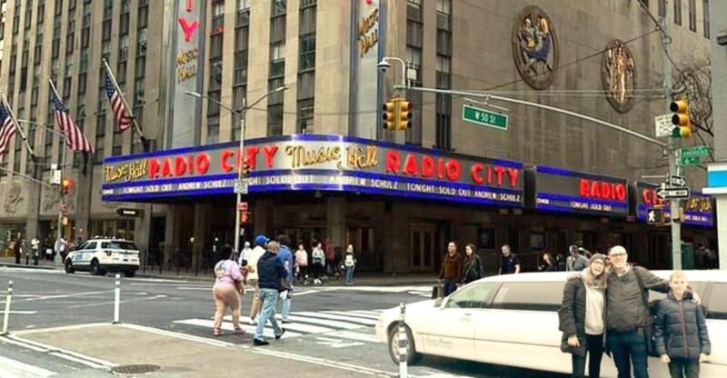 NYC: Private Home Alone 2 Stretch Limousine Tour with Pizza - A Closer Look at the Home Alone 2 Limo Tour
