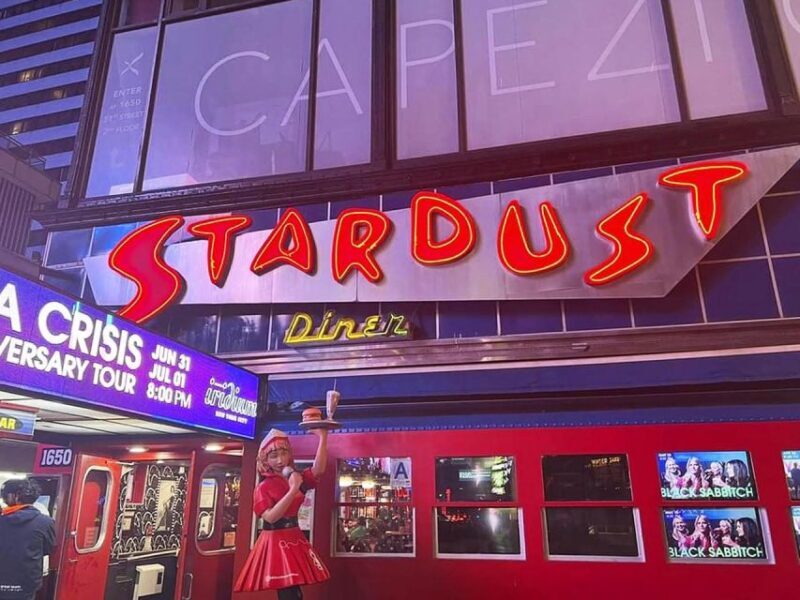 NYC: Private Home Alone 2 Stretch Limousine Tour with Pizza - FAQ