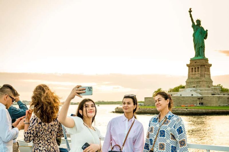 NYC: Tall Ships Parade of Sail, July 4th Buffet & Open Bar - A Detailed Look at this July 4th Tall Ships Cruise