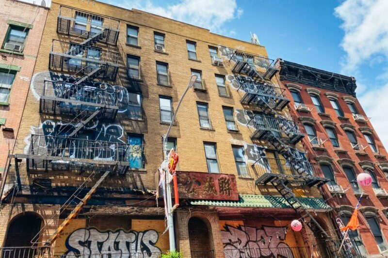 NYC: Walking Tour with Local Guide and 30+ Top NYC Sights - A Deep Dive into the Tour Experience