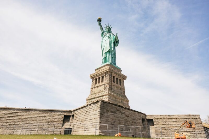 NYC: Wall Street Tour with 9/11 Memorial and Statue Ferry - Ferry to the Statue of Liberty