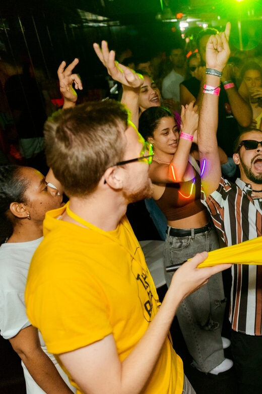 NYE Lisbon: New Year's Eve Pub Crawl - Starting Off: An Energetic Way to Welcome the New Year in Lisbon