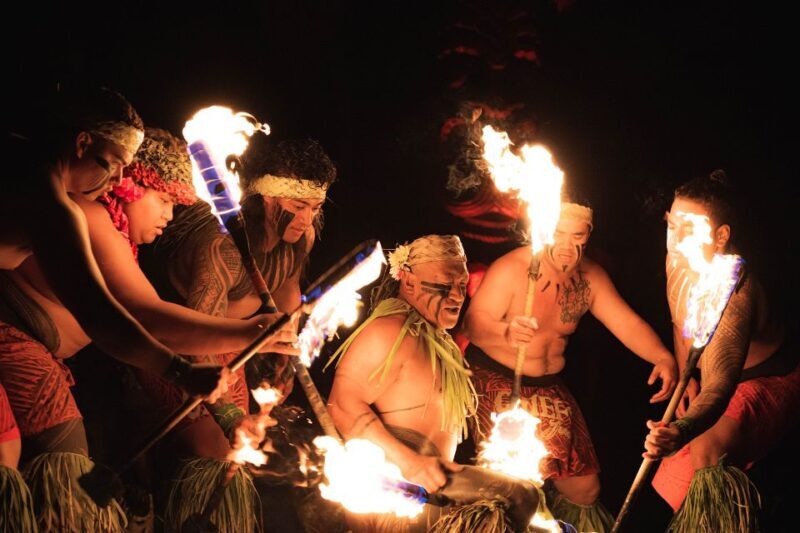 Oahu: Chief's Luau Dinner Show - Oahu: Chiefs Luau Dinner Show — A Genuine Hawaiian Night Out
