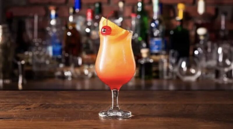 Oahu: Hilton Waikiki Beach Hotel Magical Mystery Show - Who Will Enjoy This Show Most?