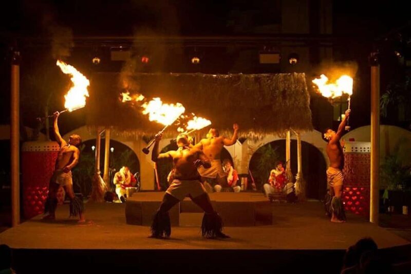 Oahu: Hilton Waikiki Starlight Luau - An In-Depth Look at the Hilton Waikiki Starlight Luau