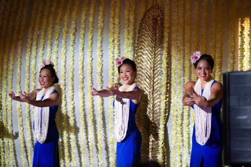 Oahu: N Lei Aloha Lau & Dinner or Cocktail Show Option - Key Points