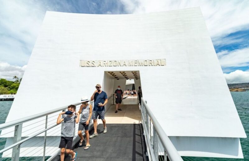 Oahu: Pearl Harbor Battleship Tour - Oahu: Pearl Harbor Battleship Tour — A Deep Dive into History