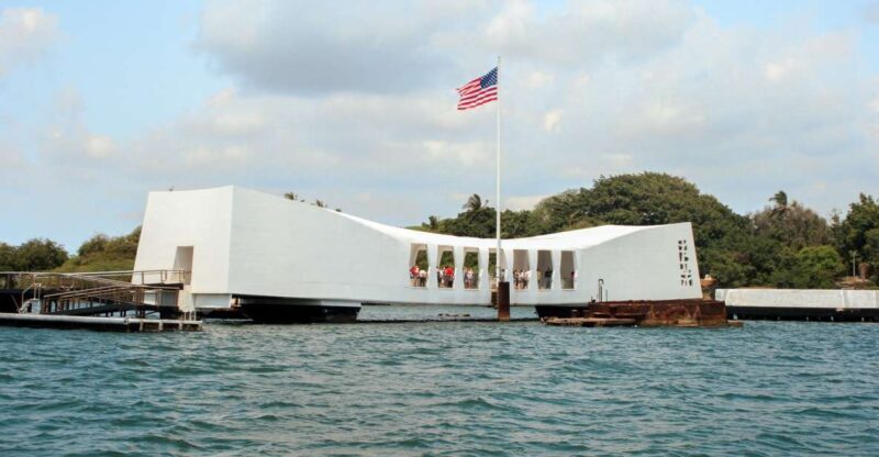 Oahu: Pearl Harbor, USS Arizona, and City Highlights Tour - Key Points