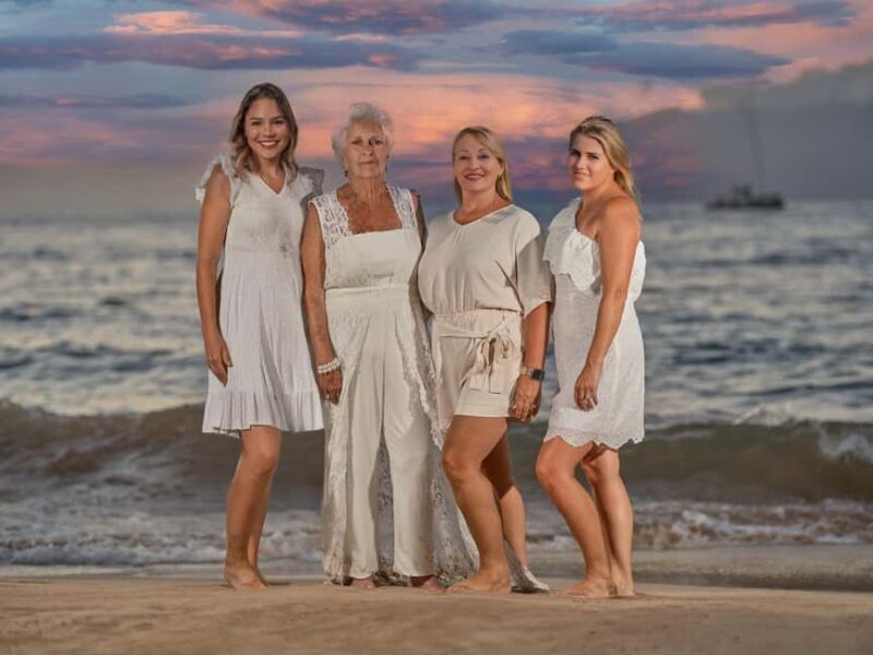 Oahu: Professional Photographer Couples and Families - Key Points