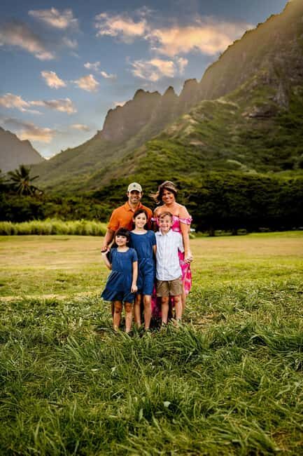 Oahu: Professional Photographer Couples and Families - Who Should Consider This Experience?