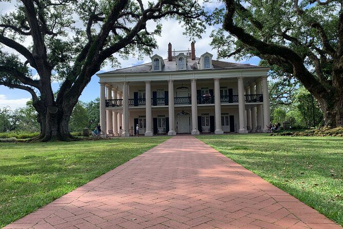 Oak Alley Plantation Admission & Tour with transportation - The Scenic Drive Along River Road