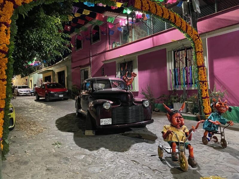 Oaxaca: Day of the Dead Evening Walking Tour with Dinner - Key Points