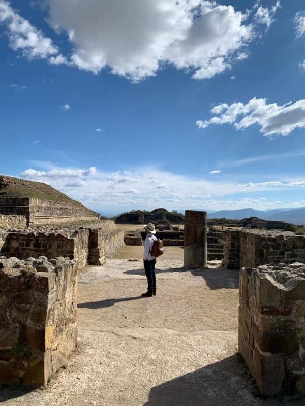 Oaxaca: Monte Albán Tour with Breakfast at Abastos Market - The Scenic Drive to Monte Albán