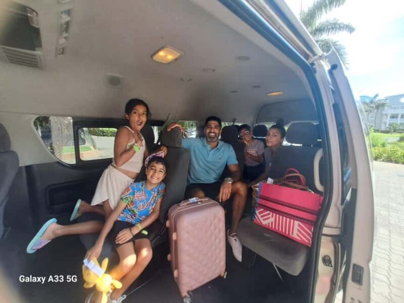 Ocho Rios: Dolphin Cove and Dunn's River Falls from Mobay - FAQ