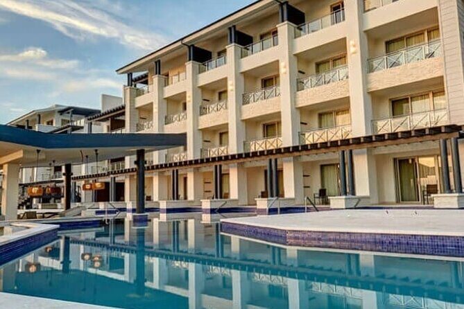 Ocho Rios Hotels Private Airport Transfer - The Details of the Experience