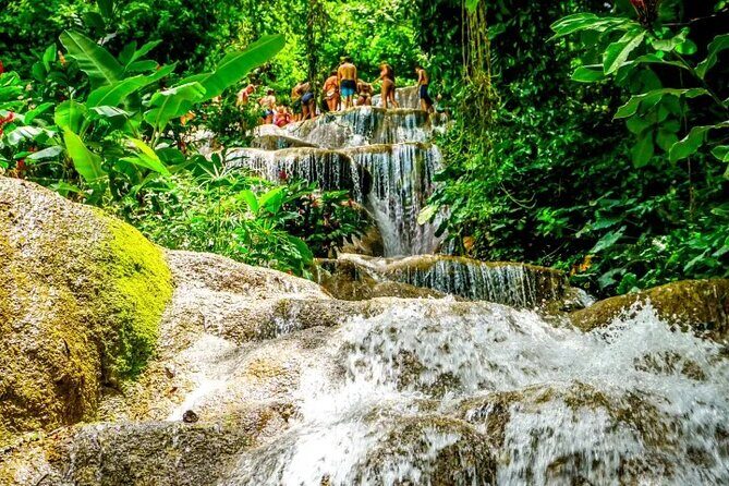 Ocho Rios Mi Crazy: Konoko Falls, Garden and Park with Beach Tour - Key Points