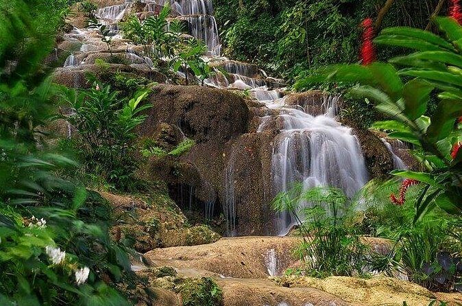 Ocho Rios Mi Crazy: Konoko Falls, Garden and Park with Beach Tour - Who Is This Tour Best For?