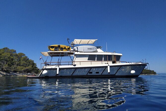 Odysseus Cave Private Yacht Excursion from Korcula - In-Depth Look at the Odysseus Cave Yacht Tour