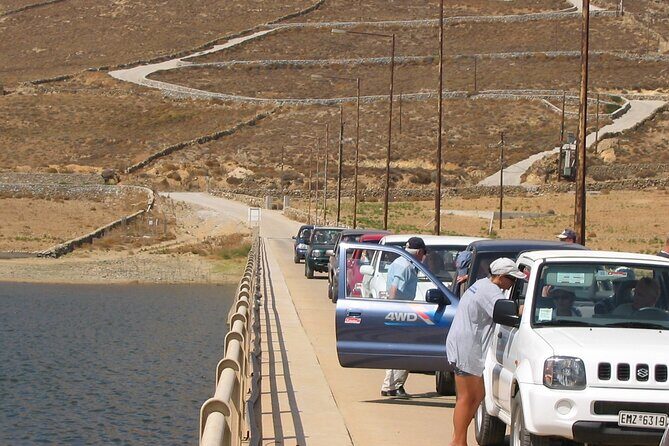 OFF ROAD Safari - The Guide and Group Size