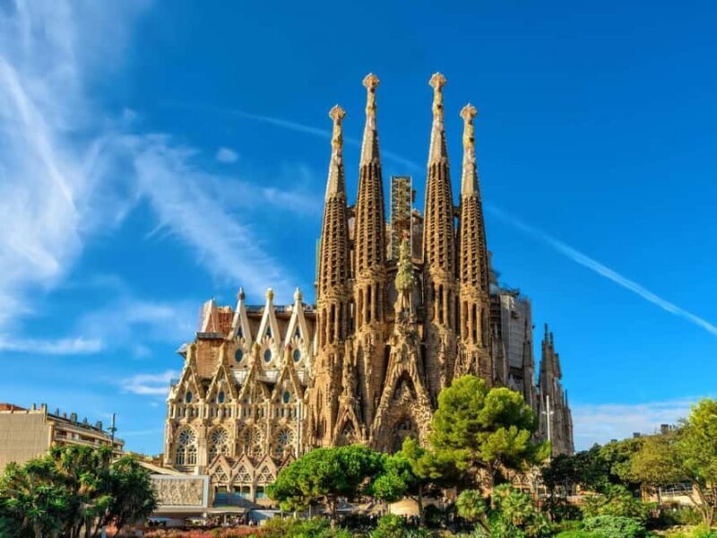 Offical Sagrada Familia Guided Tour with Tower Access - Exploring the Sagrada Familia: A Guided Tour with Tower Access
