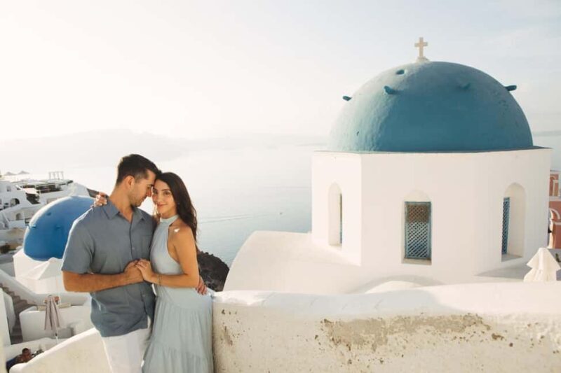 Oia: 30' photo session for couples or solo travelers - The Value of a Personal Photoshoot in Oia
