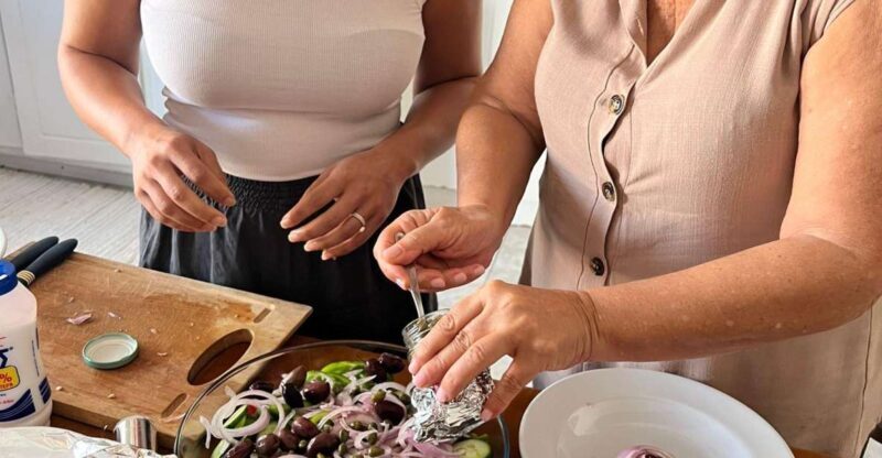 Oia: Greek Cooking Class and Lunch with a Local Grandmother - Key Points