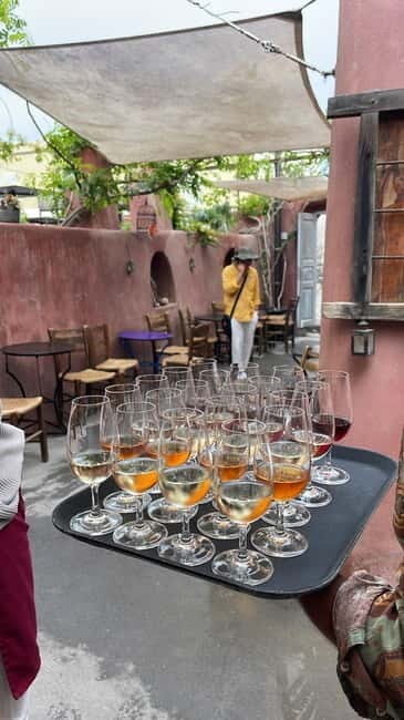 Oia: Wine Tasting with Cold Cuts or Cured Fish - The Location and Setting