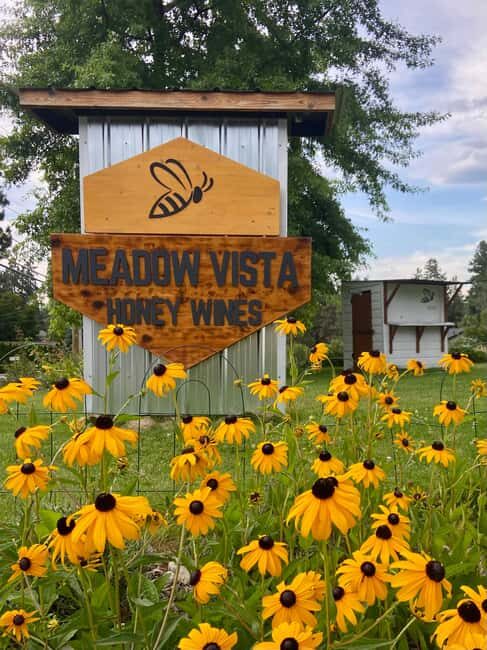 Okanagan Blackberry Fest; Wine Flights & Charcuterie Kelowna - Who Should Consider This Experience?