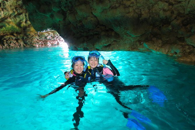 [Okinawa Blue Cave] Snorkeling and easy boat holding! Private system Very satisfied with the beautiful facilities of the shop (with photo and video shooting service) - Exploring Okinawa’s Blue Cave: A Personal Snorkeling Adventure