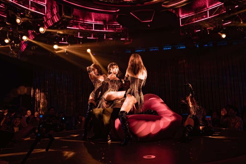 Okinawa Churasun 6 (Large Okinawa Show Club) - Seats Are Assigned, So Set Your Expectations