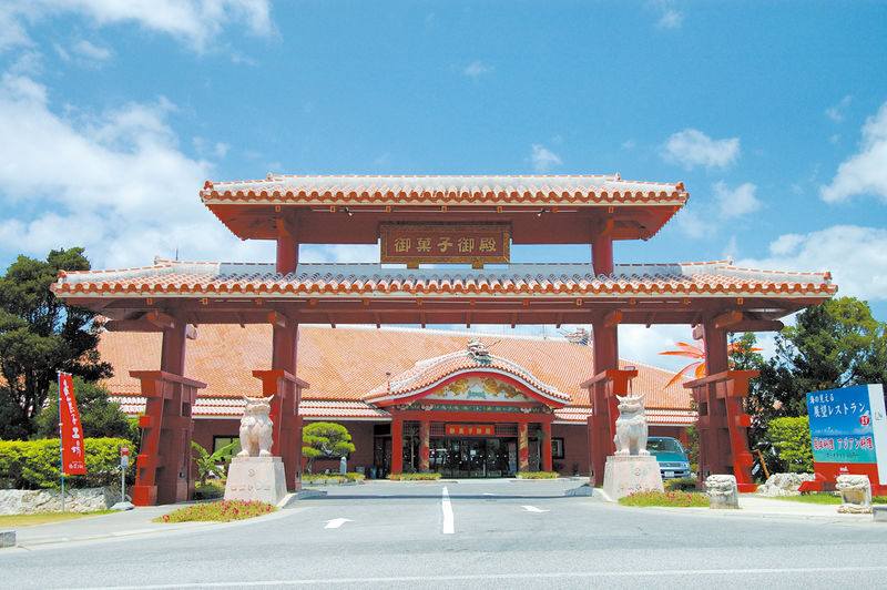 Okinawa Churaumi Aquarium & Kouri Island Full-Day Tour - Kouri Island: a scenic pause, not necessarily a beach visit