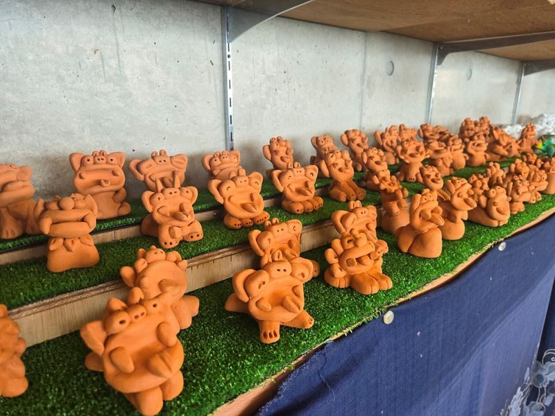 Okinawa Exclusive: Guardian Culture: Shisa Crafting near Churaumi - A 40-minute stop near Churaumi Aquarium