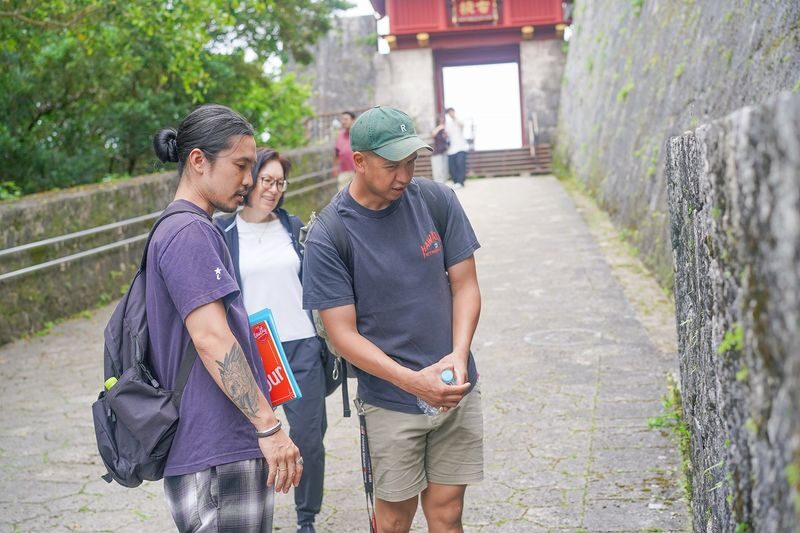 Okinawa Shuri Castle Peace Walking Tour - Lunch at Sui-Dunchi is part of the experience