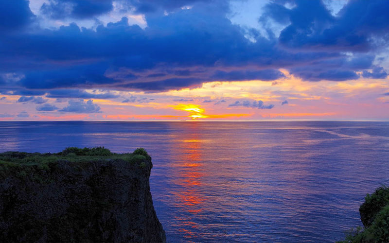 Okinawa Sightseeing Bus North and South Routes 1-Day Tour: Gyokusendo Cave, DMM Kariyushi Aquarium, Senagajima & Cape Manzamo, Churaumi Aquarium, American Village - The northern route: coastal views and Churaumi Aquarium