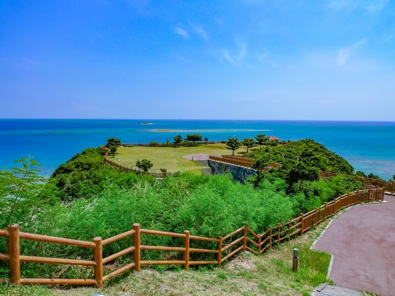 Okinawa South Day Tour: Gyokusendo Cave & Ryukyu Kingdom Village - Senaga Island - Sea Grape Picking - Itoman Fish Market - Cape Chinen - All-You-Can-Eat Yakiniku | Departure from Naha - Timing, group size, and meeting-point advice