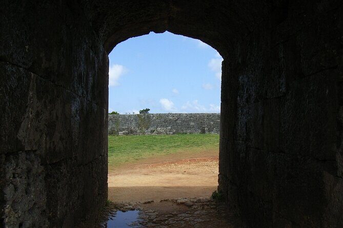 Okinawa: Zakimi Castle and Yuntanza Museum Heritage Tour - Starting at the Yuntanza Museum: Your Gateway to Okinawa’s Past