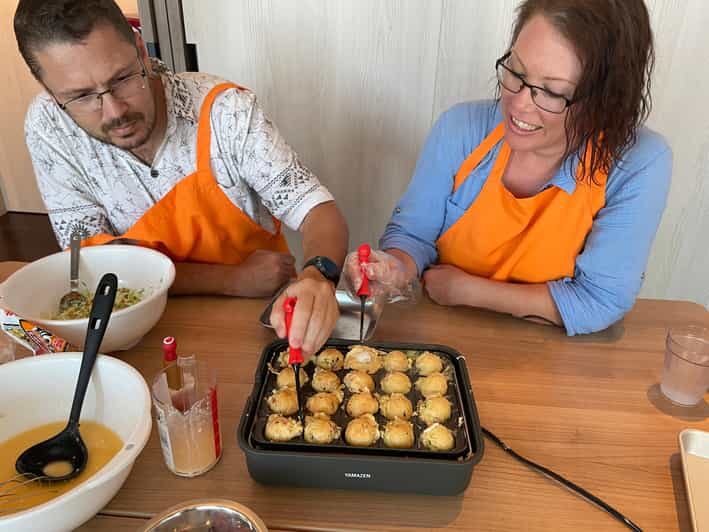 Okonomiyaki or Ramen&Gyoza Class with Local Shop Tour - Discover Osakas Flavors: Okonomiyaki or Ramen & Gyoza Class with Local Shop Tour