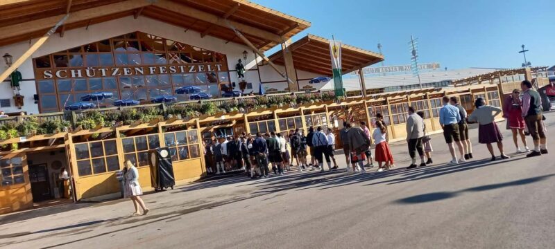 Oktoberfest Tour with Beer and Lunch in one of the big tents - Frequently Asked Questions