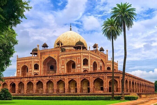 Old And New Delhi Private Luxury Day Tour By Car - A Detailed Look at the Delhi Private Luxury Day Tour