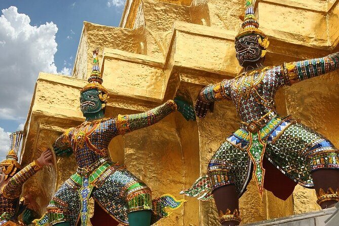 Old Bangkok Royal Palace and Temples with China Town - FAQs