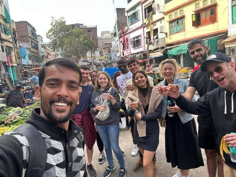 Old city heritage walk and local life experience - Art and Murals: Walls with Stories