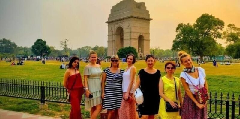 Old Delhi & New Delhi sight seeing By AC Luxury Bus - Who Should Consider This Tour?