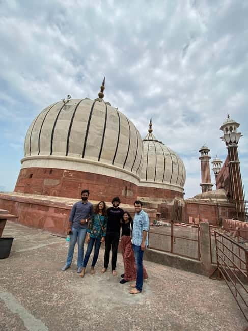 Old Delhi's Timeless Treasures - Cultures, Bazaars & Beyond - Walking the Historic Lanes: Stories of Courtesans & Culture