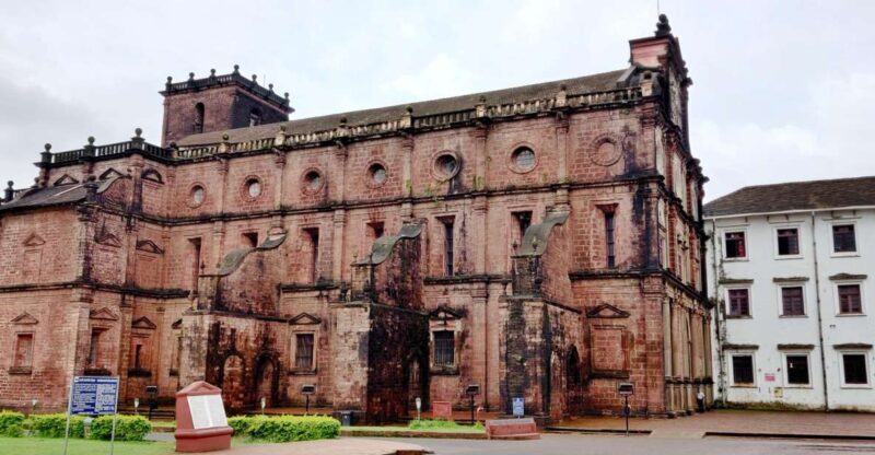 Old Goa: Walking Tour of Heritage Churches - A Deep Dive into the Heritage Churches of Old Goa