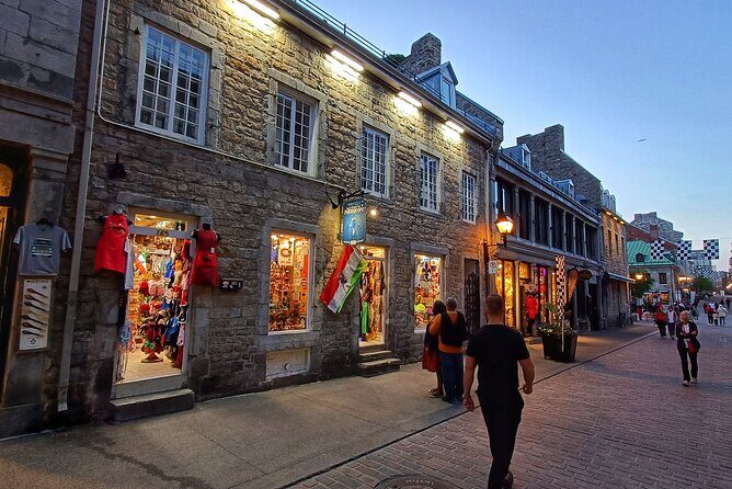 Old Montreal at Twilight Walking Tour Semi-Private - Frequently Asked Questions